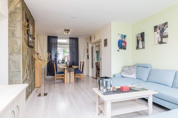Foto - Te koop: Ruime halfvrijstaande woning met 179 m² woonoppervlakte, 6 slaapkamers, 2 badkamers, garage en tuin op het zuiden in Vaals